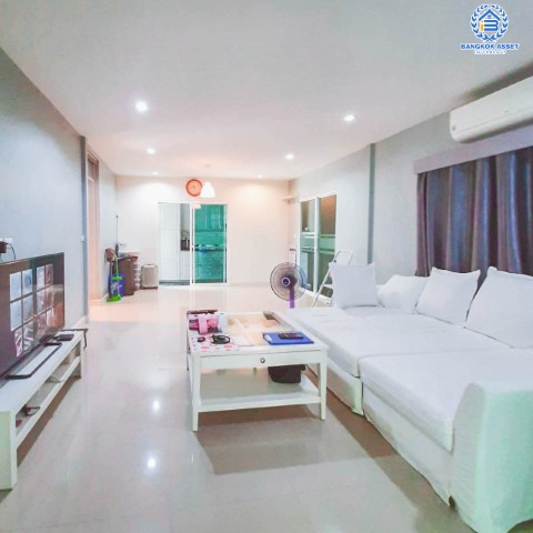 *****บ้านเดี่ยวมือสองย่านนนทบุรี ม.เพอร์เฟคเพลส รัตนาธิเบศร์ เฟส3 หลังมุม! เนื้อที่มากถึง 52.2 ตร.ว. ฟังก์ชัน 3 ห้องนอน 3 ห้องน้ำ 2 ที่จอดรถ บ้านพร้อมอยู่ ต่อเติมเต็มพื้นที่ หน้าบ้านเป็นสวน บนทำเลดี ใกล้เซ็นทรัลรัตนาธิเบศร์, ทางด่วน "งามวงศ์วาน" และรถไฟฟ้าสายสีม่วง "สถานีไทรม้า"